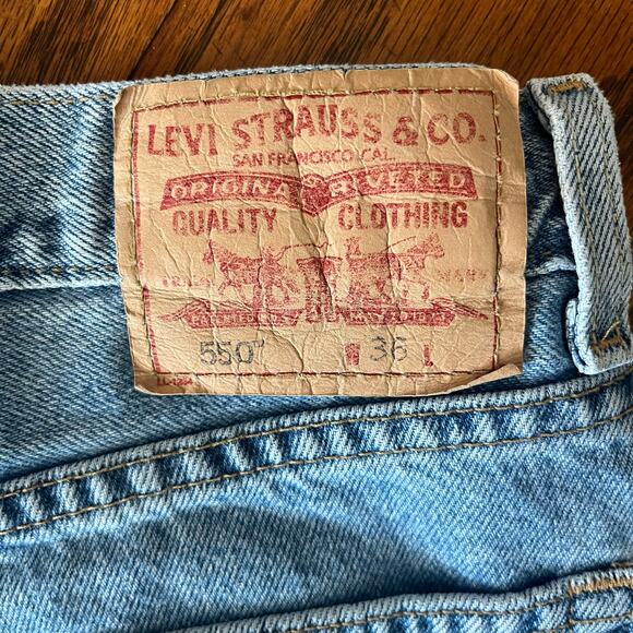 Vintage Levi's Red Tab Men's Denim 550 Relaxed Fit Shorts / Jorts | Size 36 - Picture 5 of 6